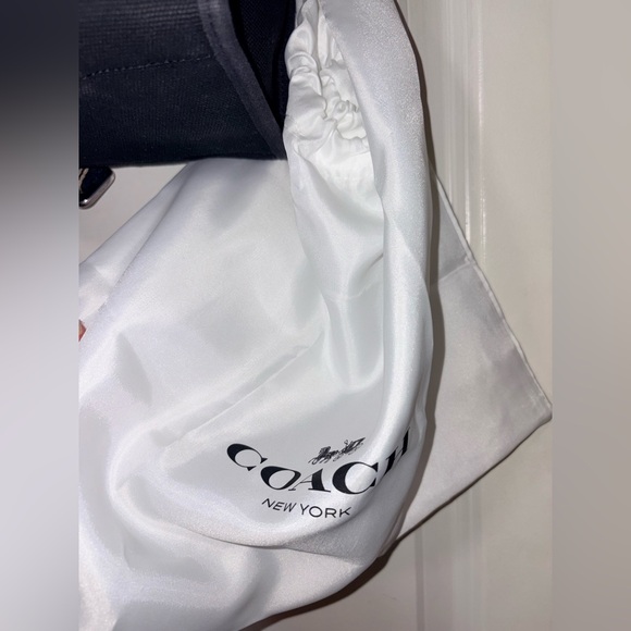 COACH Cargo Tote 26 Black Canvas Crossbody Bag - Excellent Condition - Picture 5 of 14